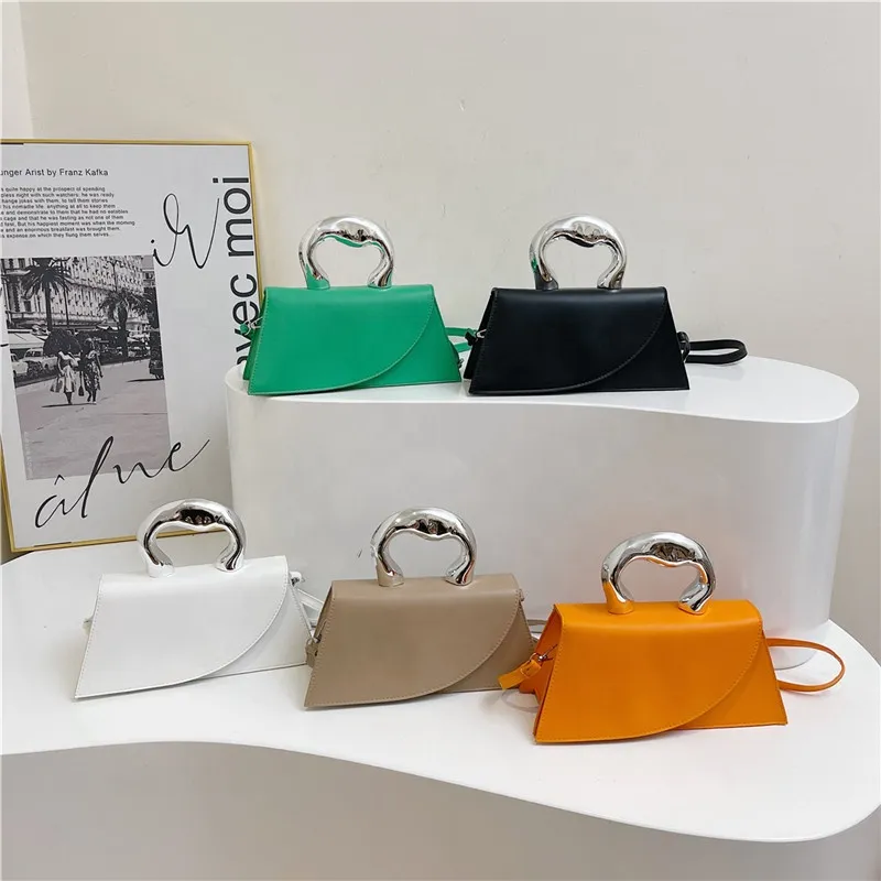 Hf176f0c7b77948278bb064028b39c40aR Lady's Hand Bag - Image 1