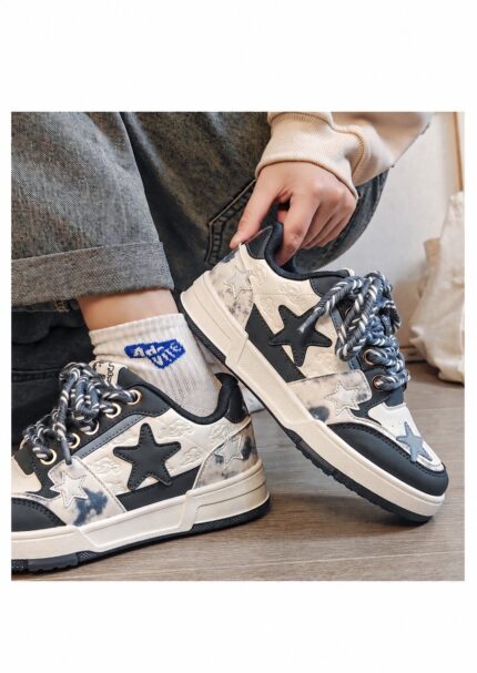 Unisex Graphic Low-Top Sneakers product photograph